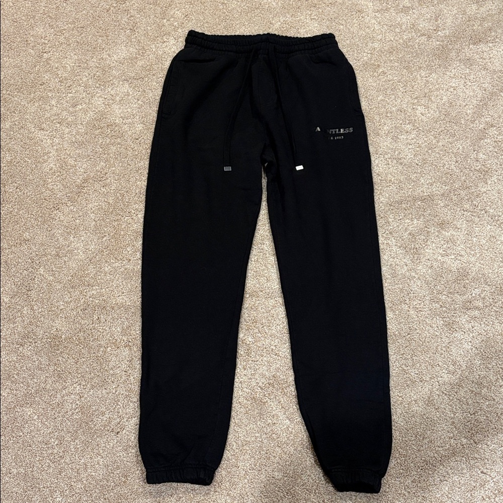 TALENTLESS SWEATS - Picture 2 of 6